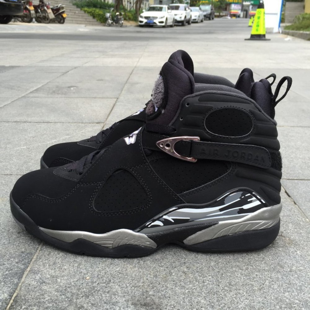 AIR JORDAN 8 CHROME (size 15)